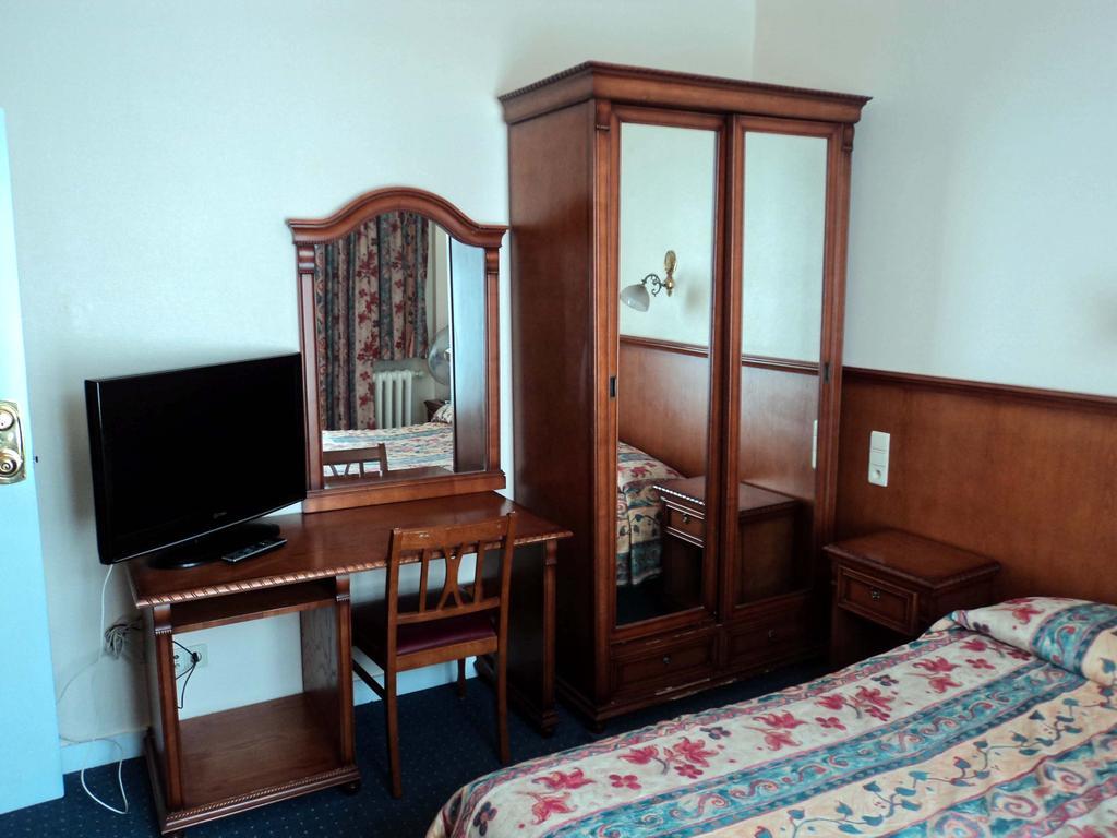 Hotel Continental Saint-Gilles Oda fotoğraf