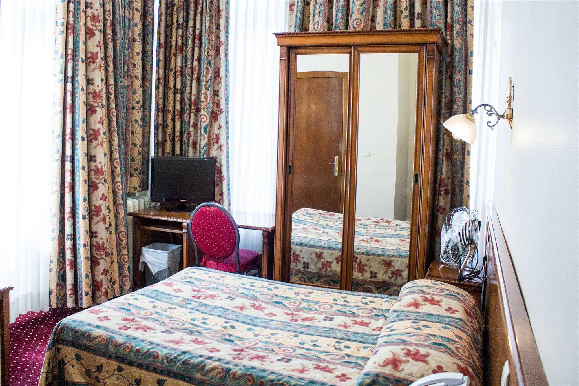 Hotel Continental Saint-Gilles Dış mekan fotoğraf